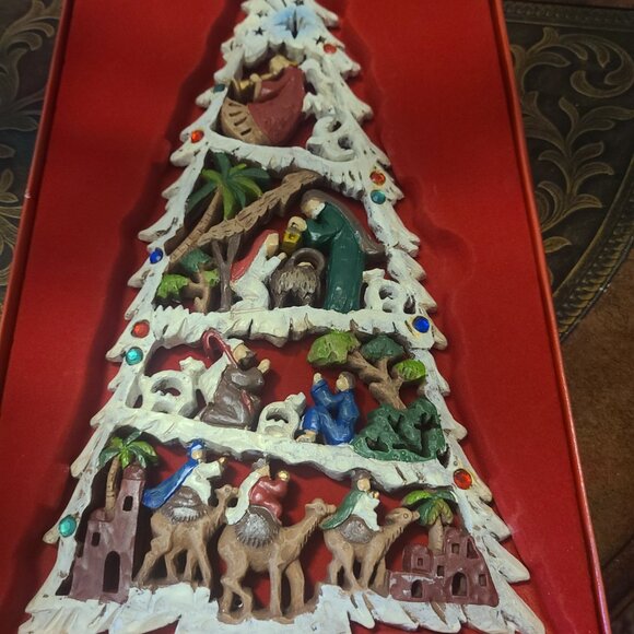 NEW A Christmas Tree NATIVITY Plaque R Fogle Dicksons Nativity Plaque 11.5” - Picture 3 of 6
